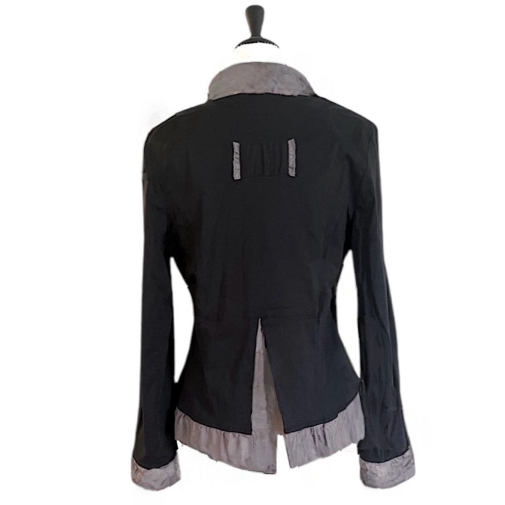 Hebbeding Dutch Design Ruffle Jacket - Picture 2 of 4